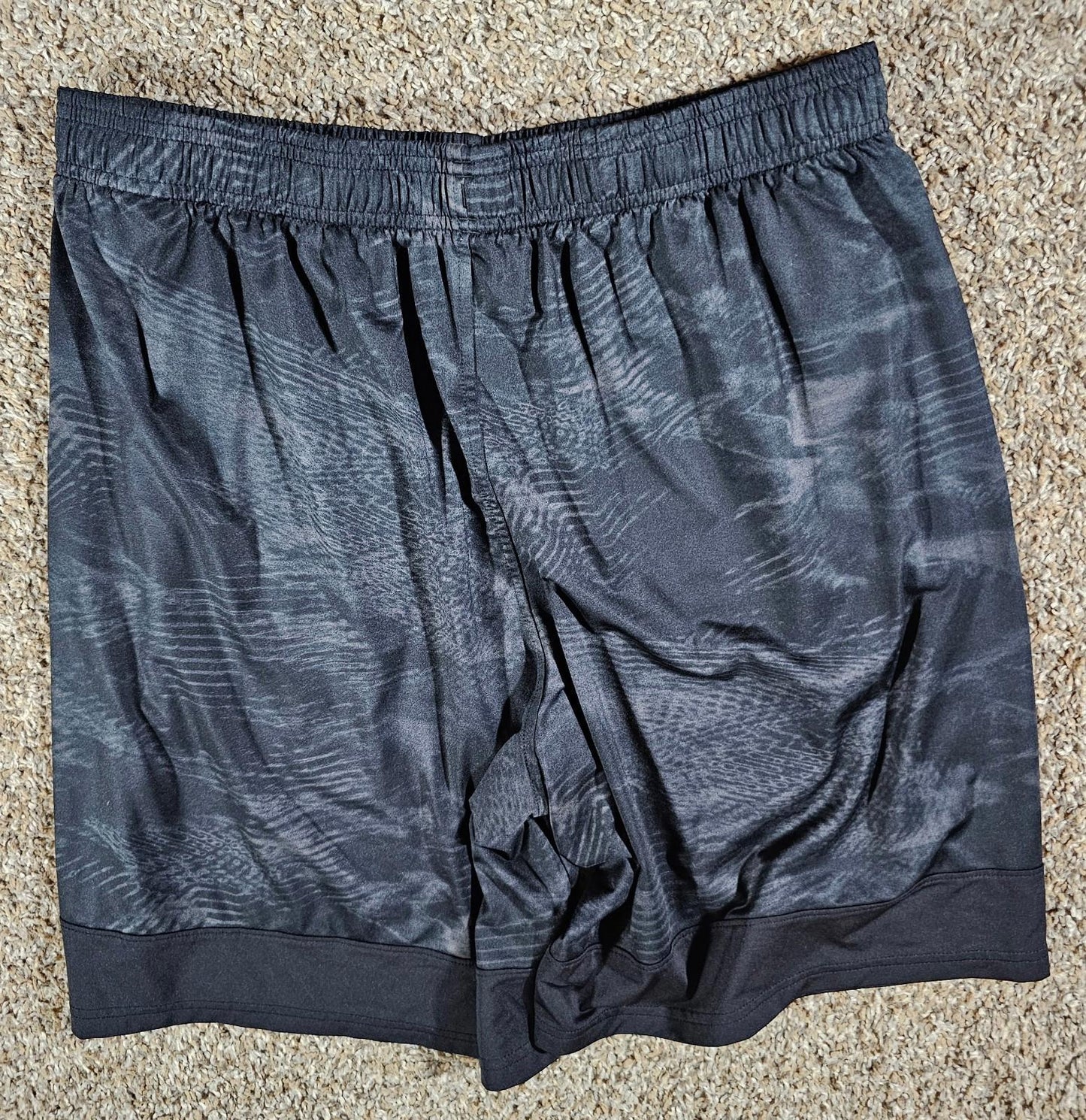 Under Armour Loose Gray Black Shorts