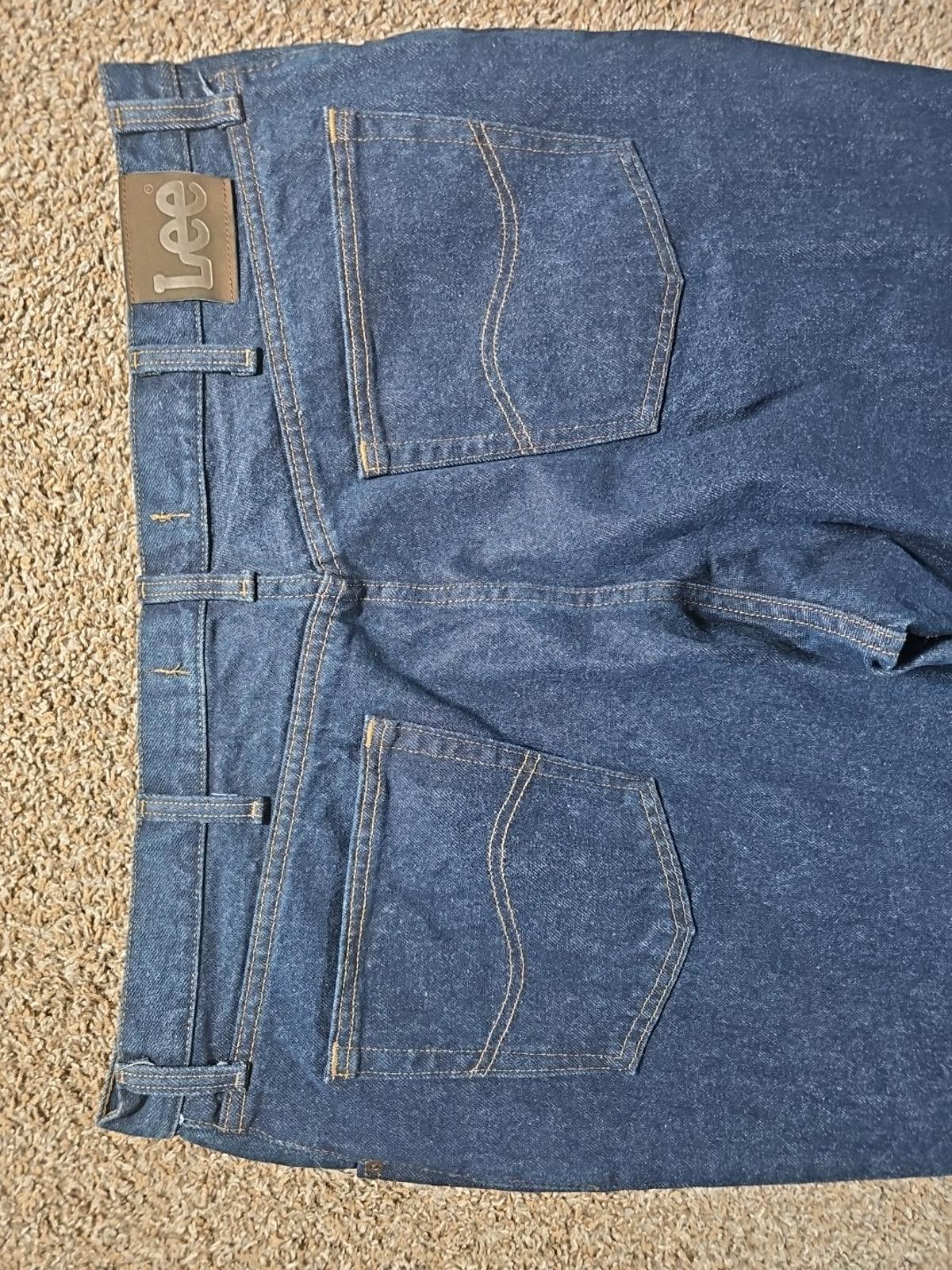 LEE Regular Fit 44x30 Straight Cut Jeans