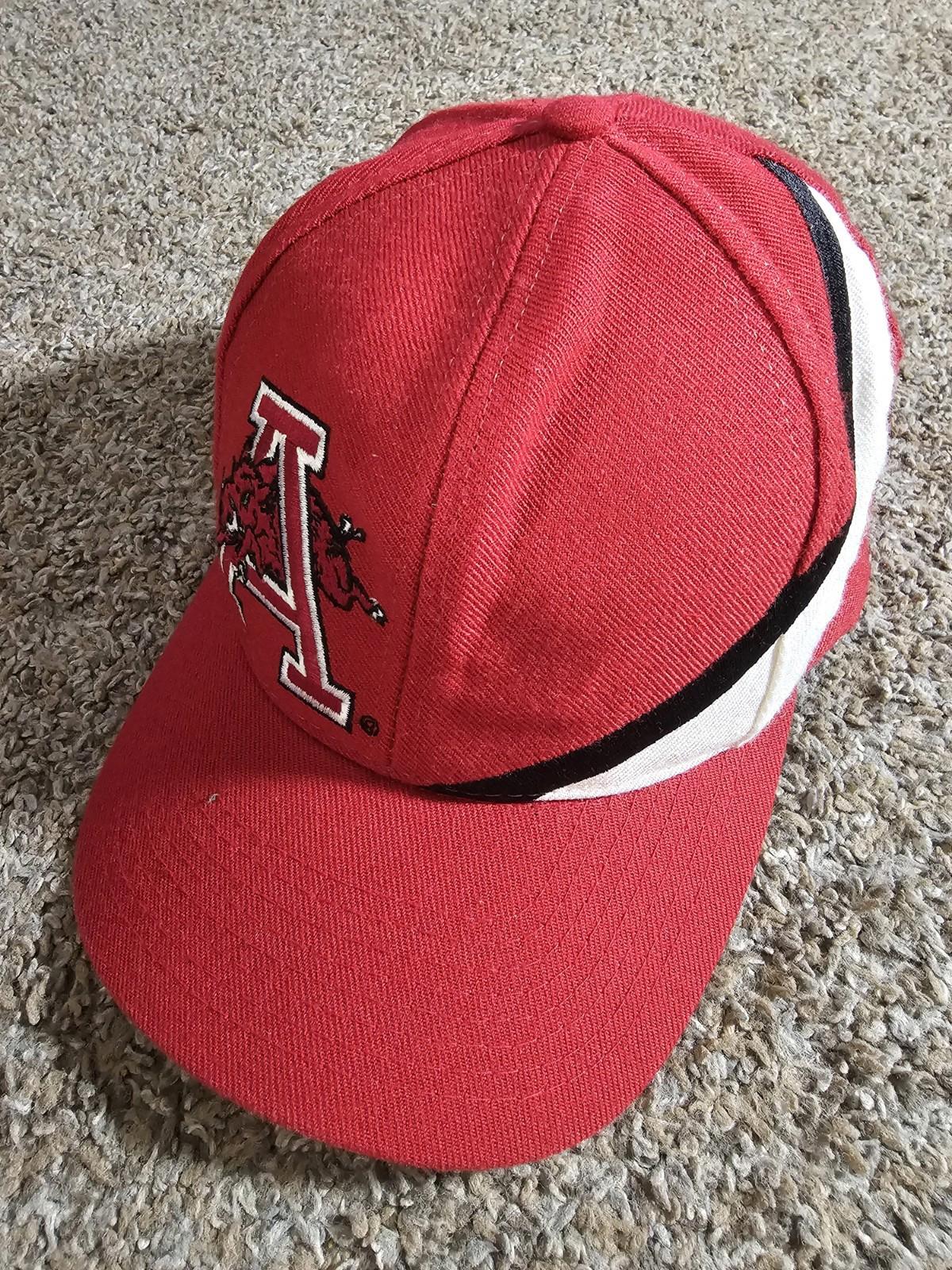 Vintage 90s Arkansas Razorbacks APEX One Snapback Hat NCAA