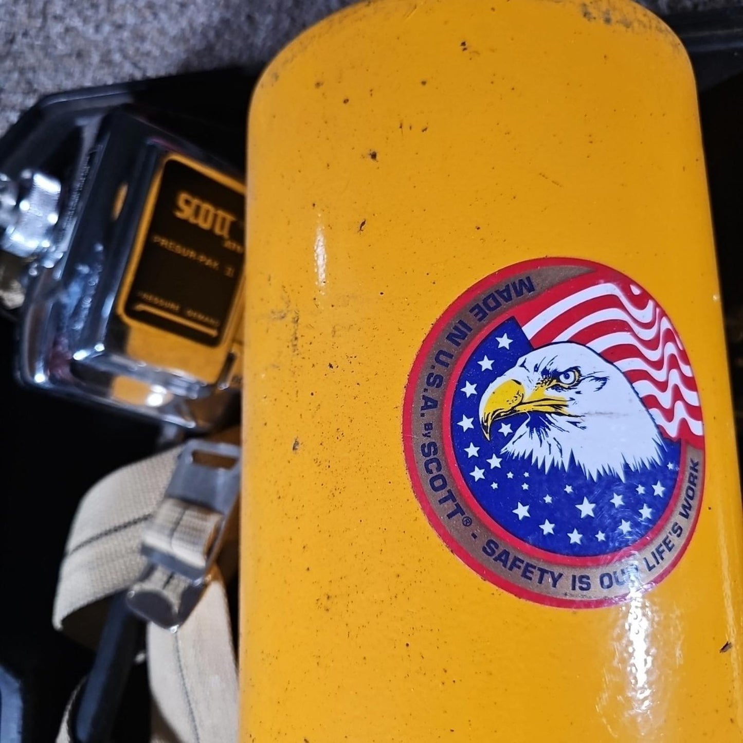 scott air pak II Pressur Pak II USA MADE Holds Air DECOMMISSIONED FIRE GEAR