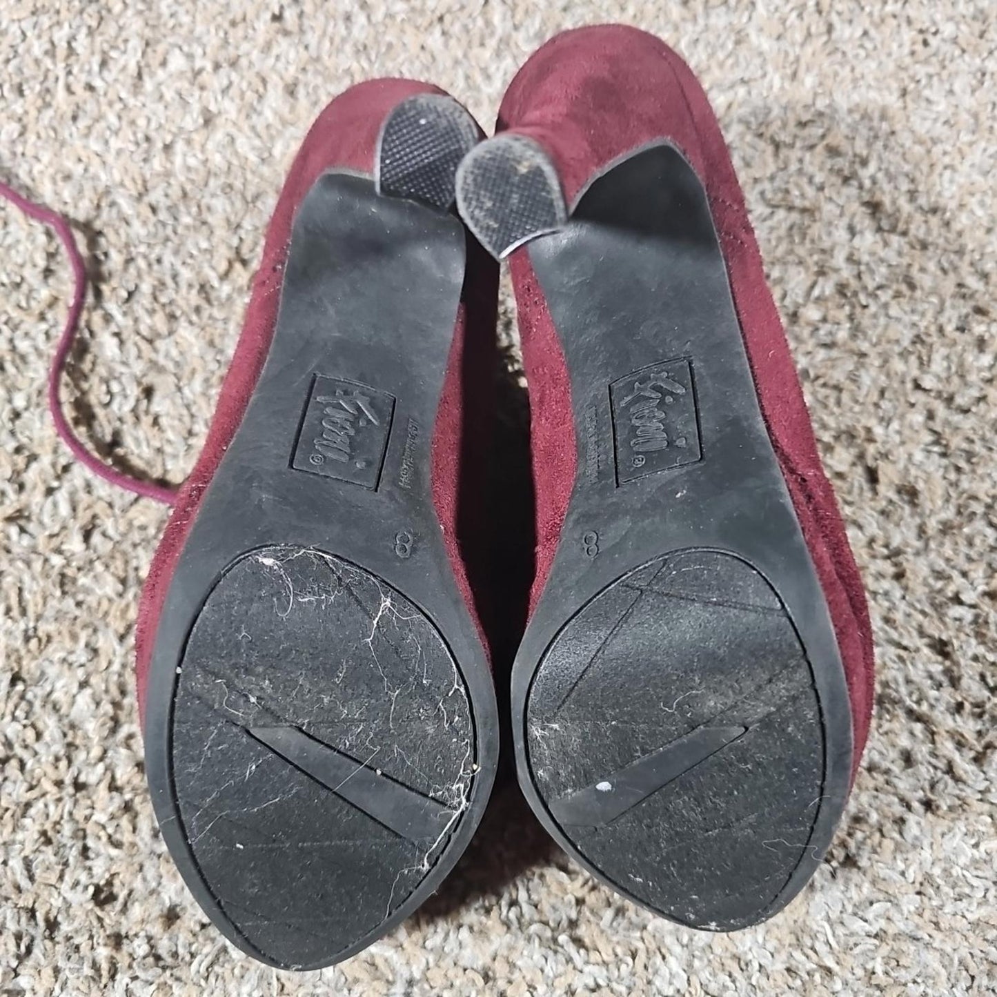 fioni Burgundy wingtip heels sz 8