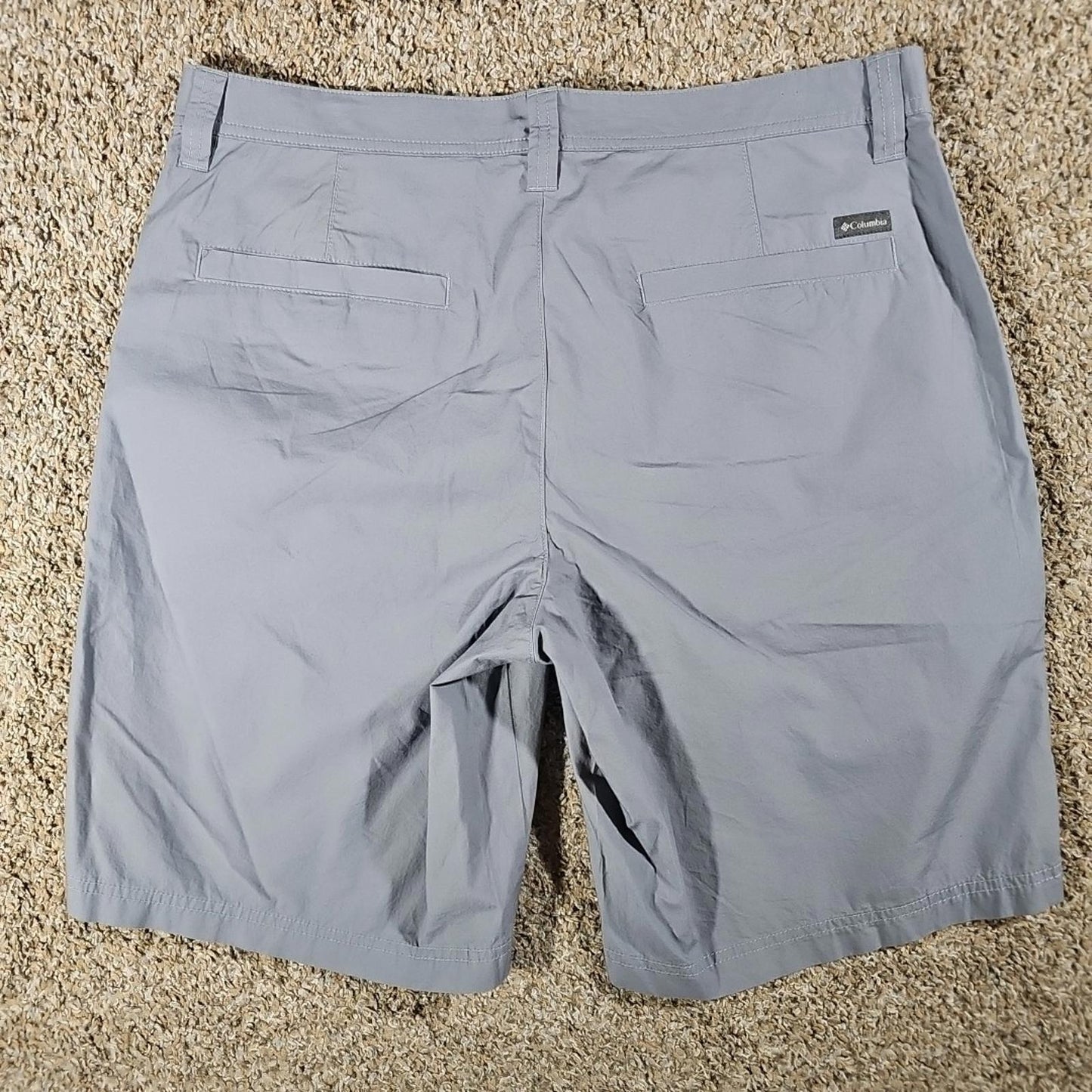 COLUMBIA Shorts Mens Size 36W 10L Gray Cargo Flat Front