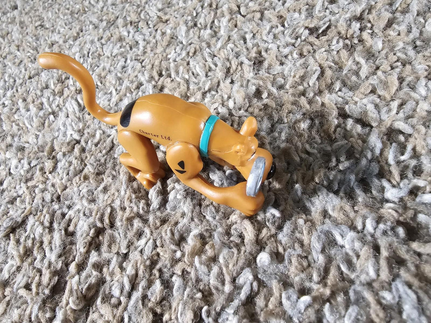 Scooby-Doo with Magnifying Glass Children's Toy 2.5" Long PVC Figure Charter Ltd