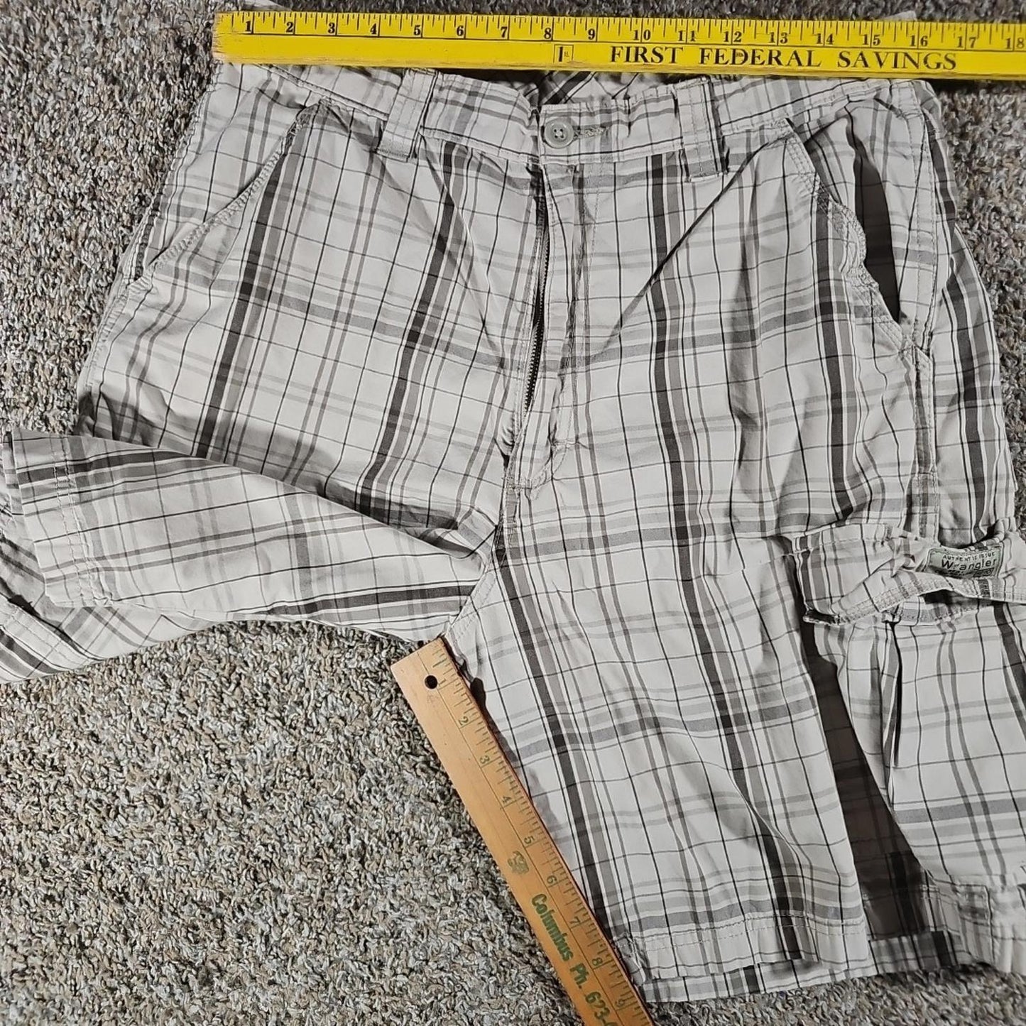 Wrangler Authentic Issue HERO Sz 32 Cargo Shorts