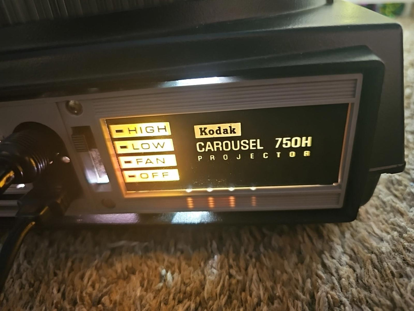 Kodak Carousel 750H Slide Projector Works with Remote and Original Case