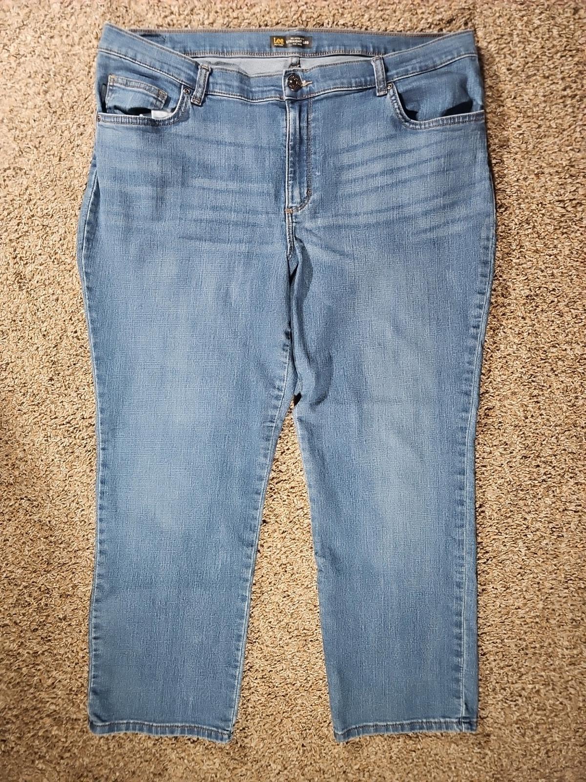 Lee Relaxed Fit Straight Leg Mid Rise Petites