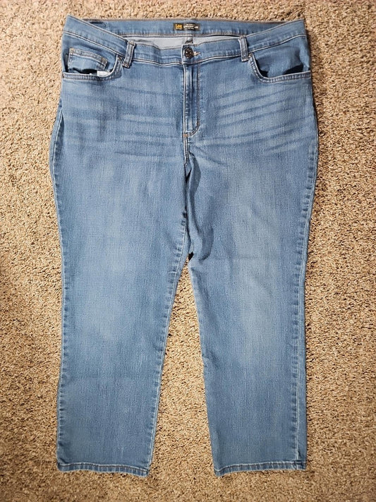 Lee Relaxed Fit Straight Leg Mid Rise Petites
