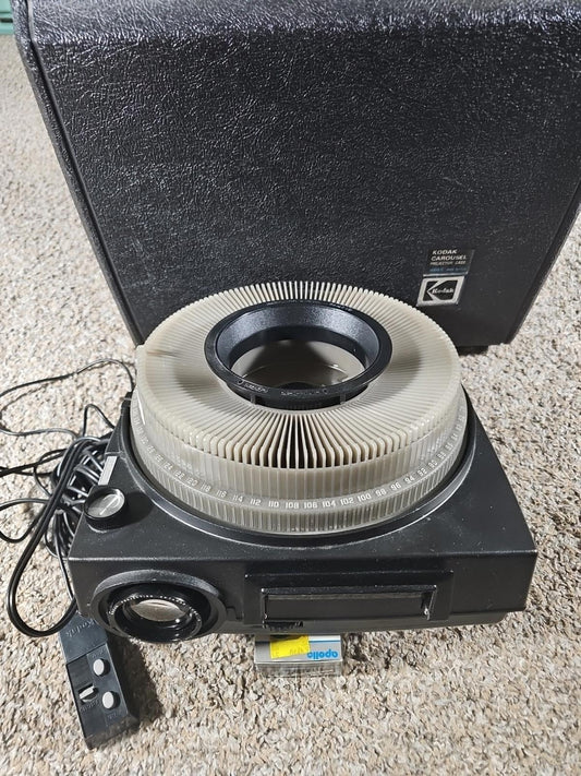 Kodak Carousel 750H Slide Projector Works with Remote and Original Case
