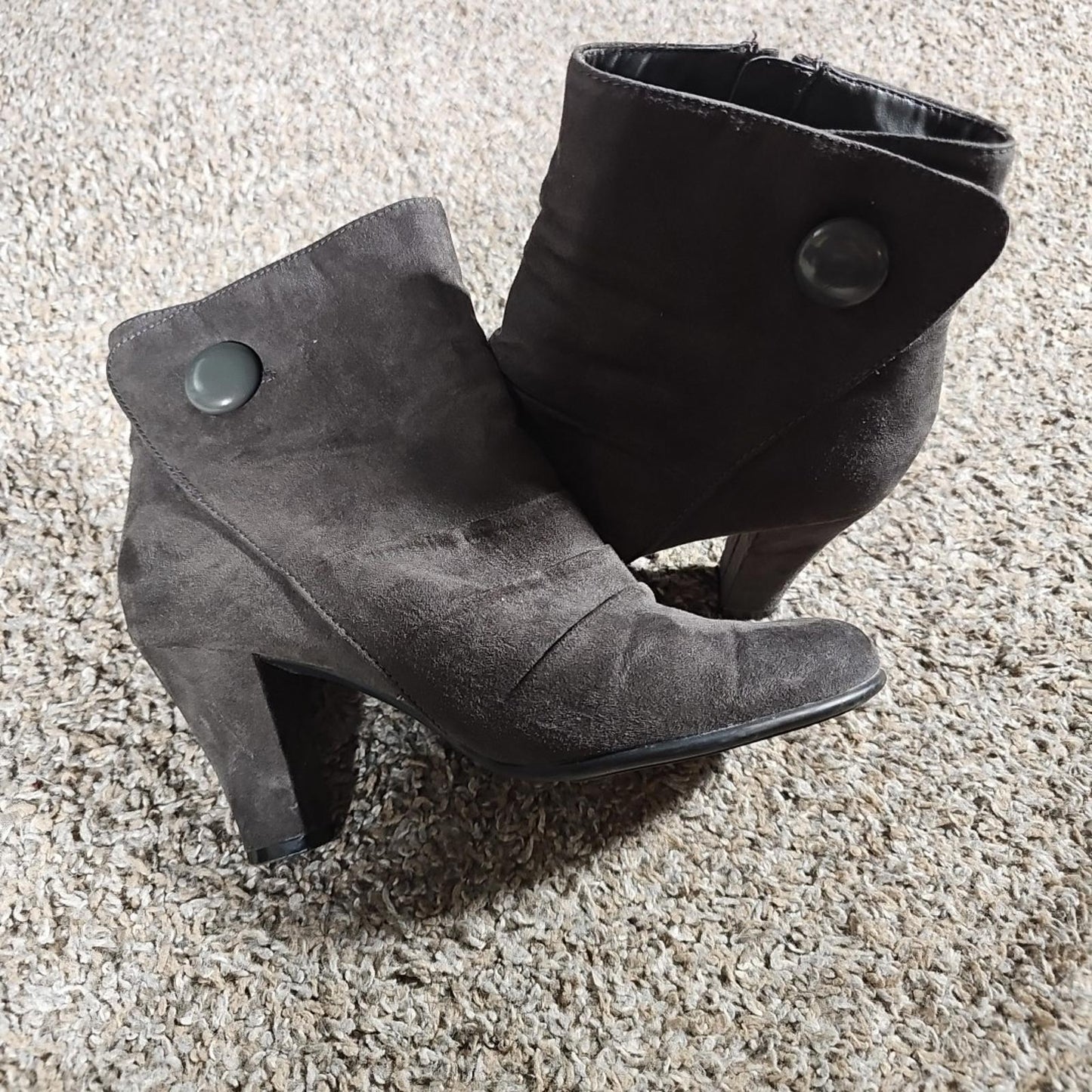 A2 by Aerosoles Chukka Heel Boots Sz 6 Gray Side Zip