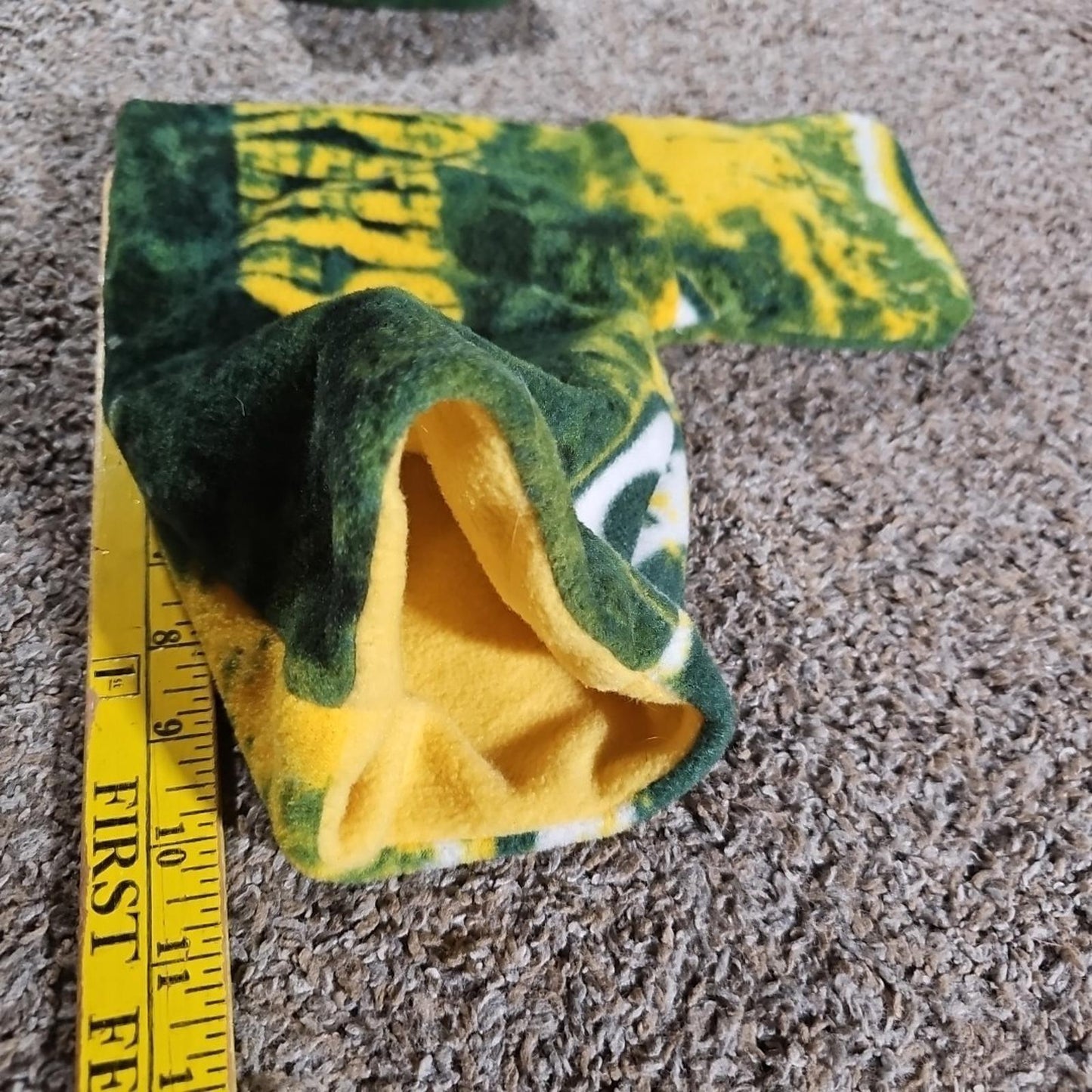Green Bay Packers Slipper Footies SEE MEASUREMENTS Run Tight
