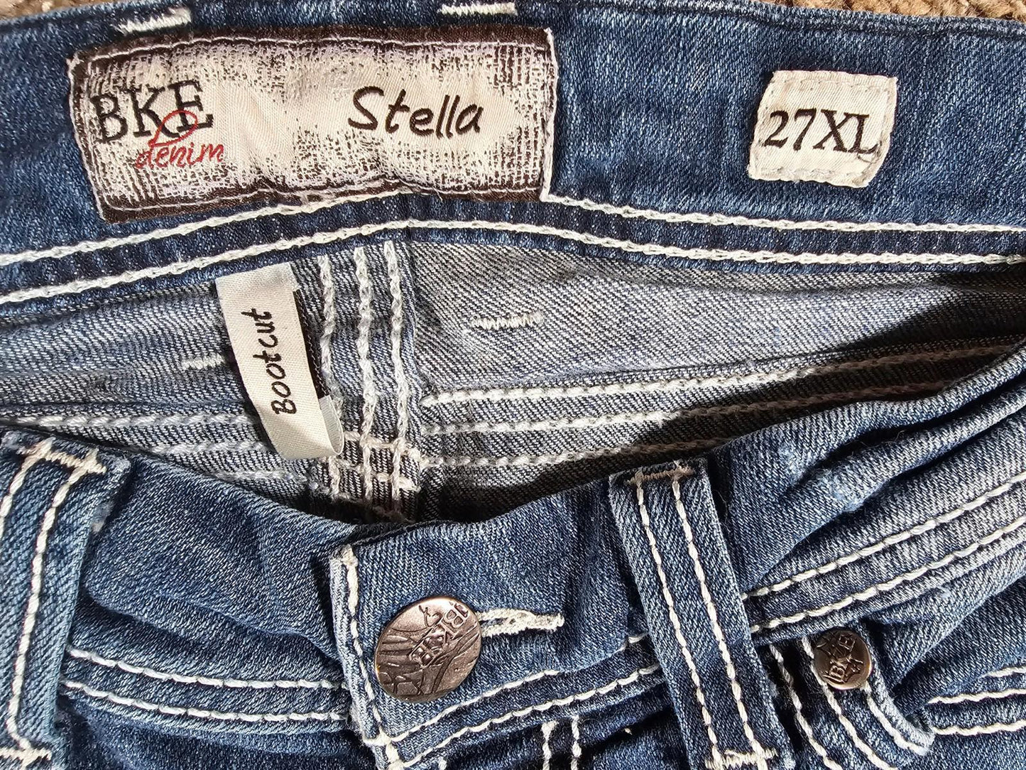 Buckle BKE Stella Bootcut 27XL APPROX 30 x 35.5"