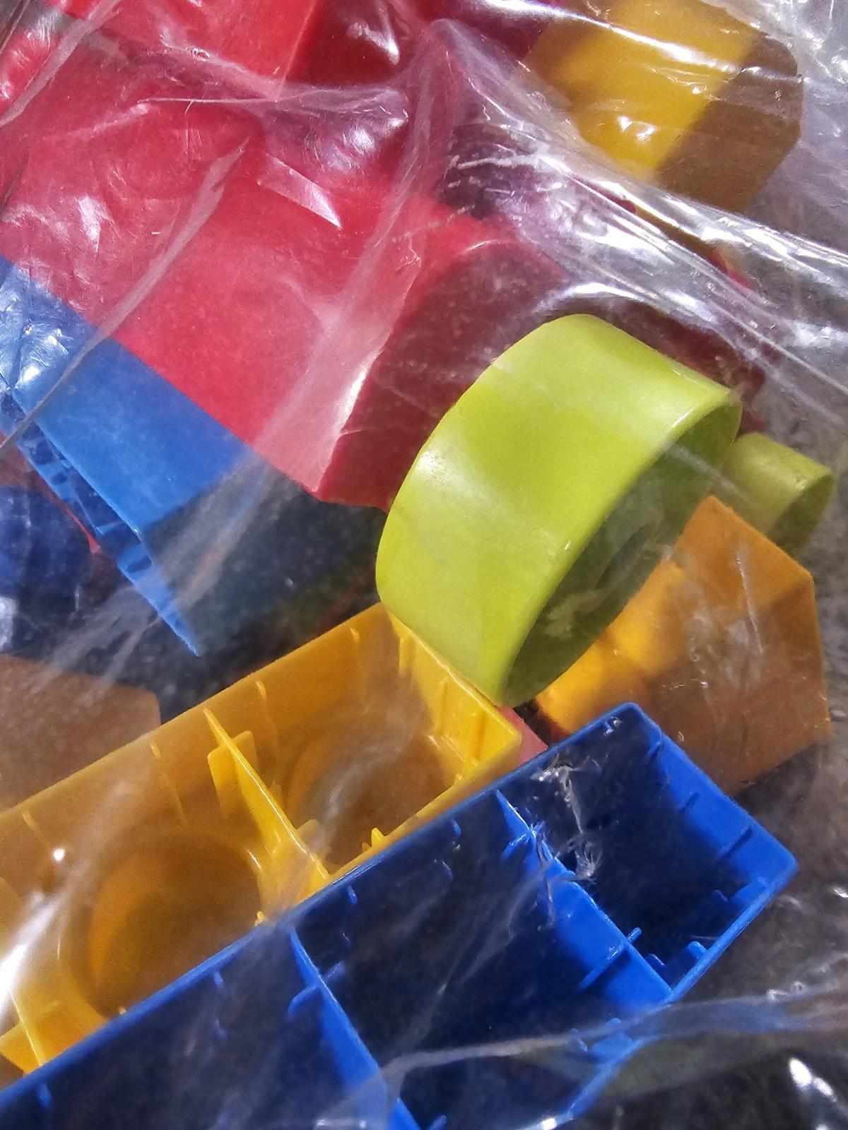 5lb 6oz Lot Of Mega Blocks & LEGO