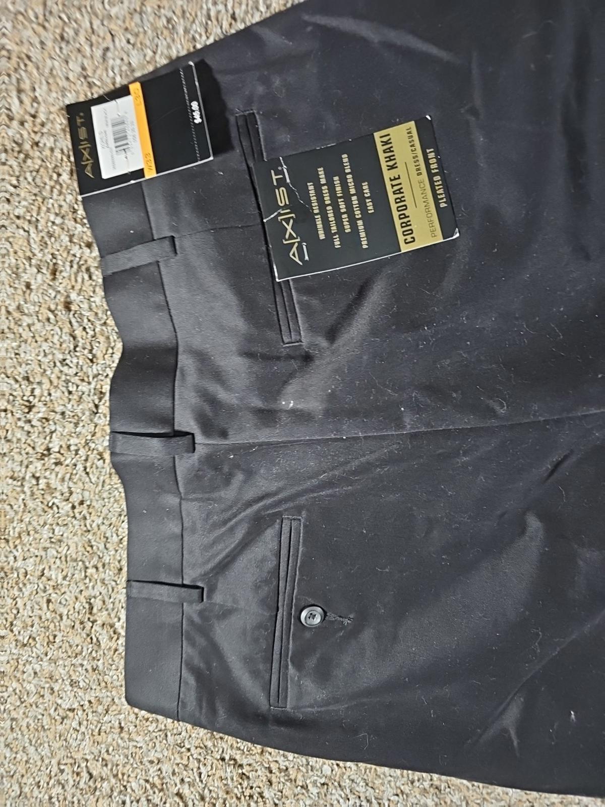 Axist 33x30 Black Pleated Dress Pants NWT