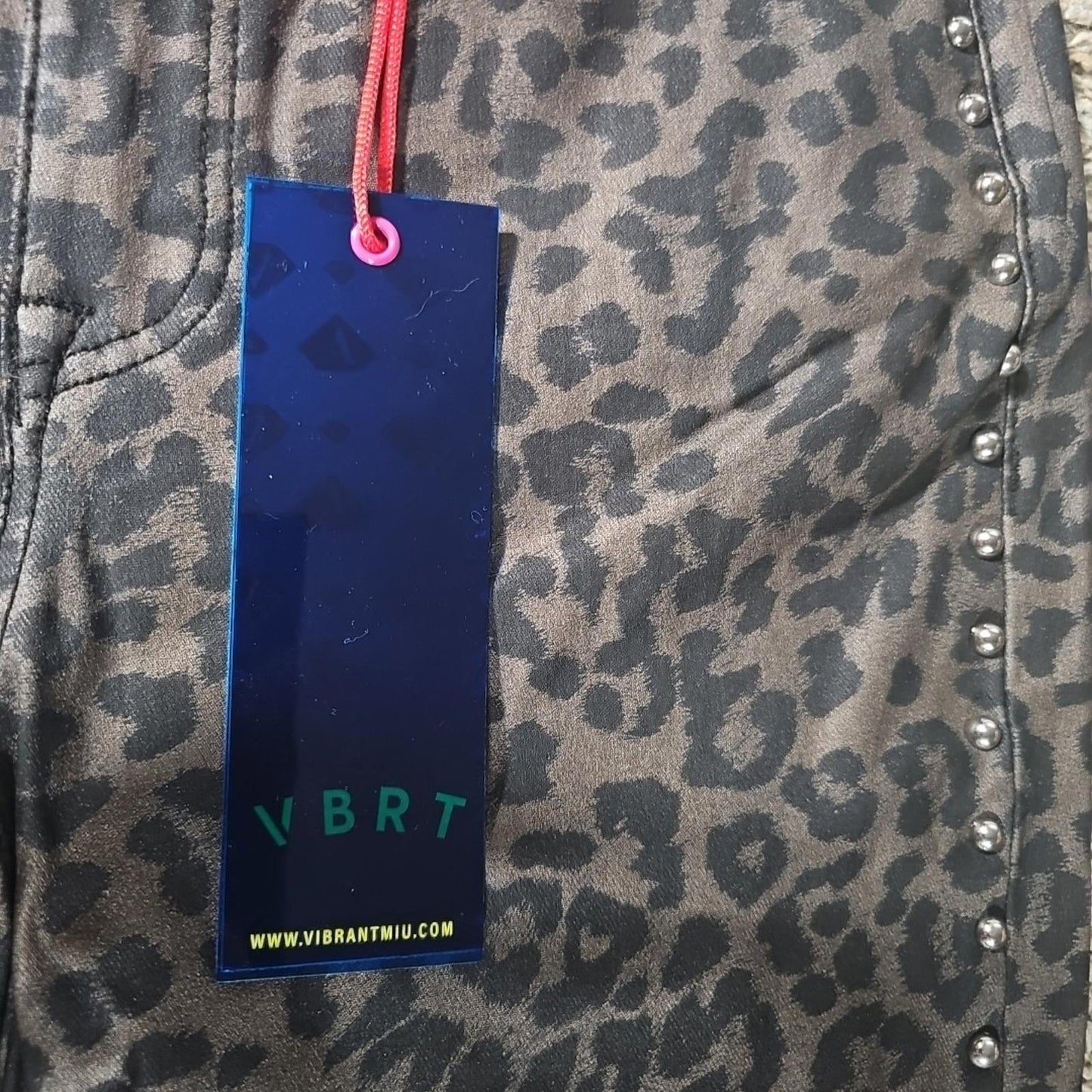 VBRT Leopard Print Sz 9 Pants NWT