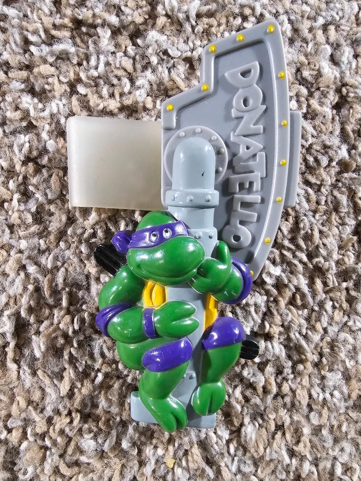 Vintage Teenage Mutant Ninja Turtles Donatello Belt Clip 1989 Burger King SURGE