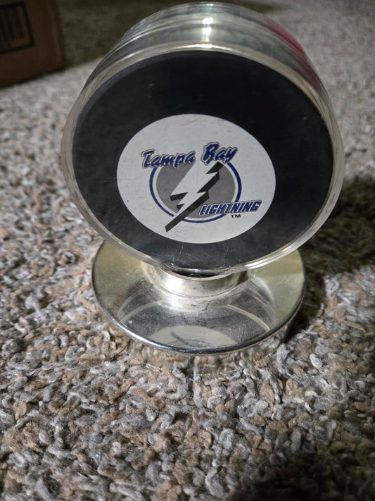 Tampa Bay Lightning Vintage Logo NHL Hockey Puck Trench Mfg Display Case