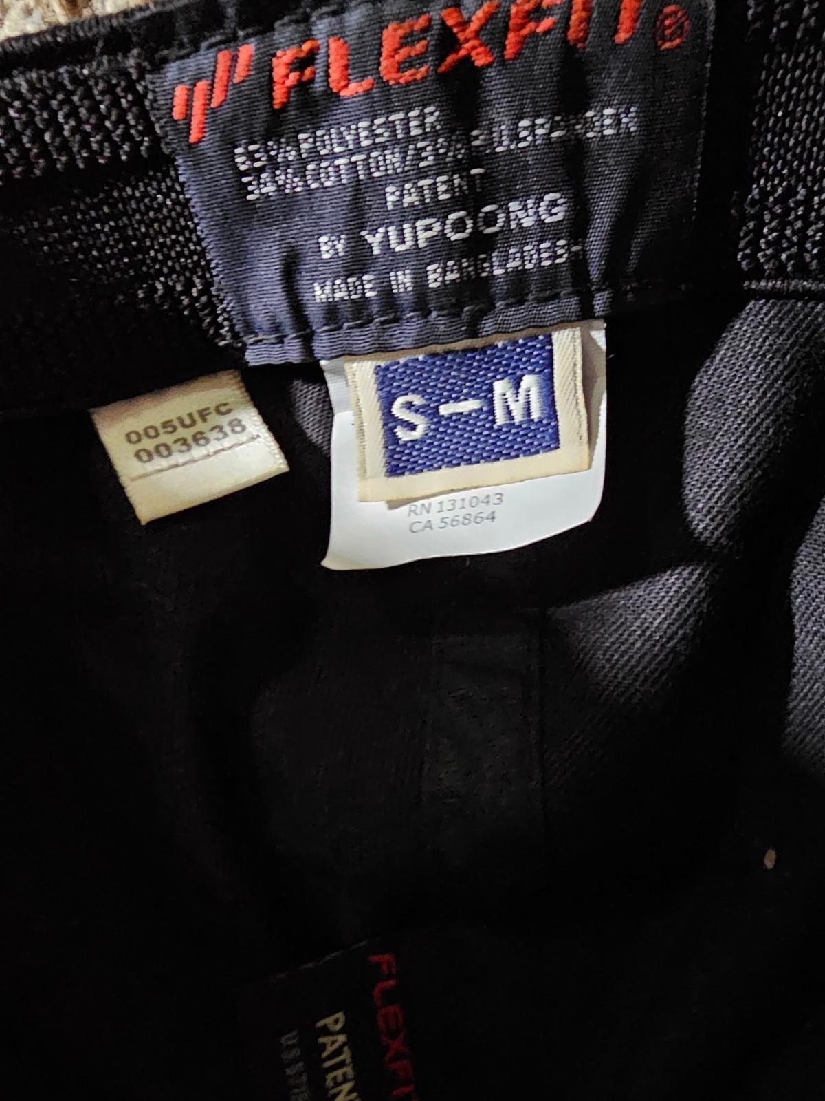 Flexfit by yupoong S/M Black UFC Fitted hat