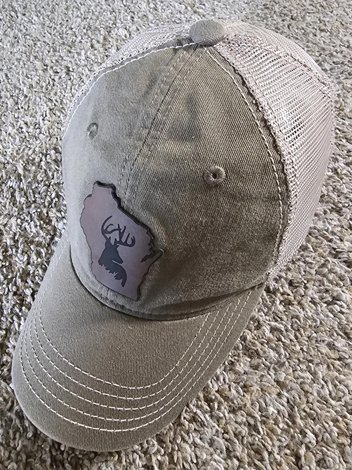 Wisconsin Buck deer DISTRICT mesh snapback trucker hat