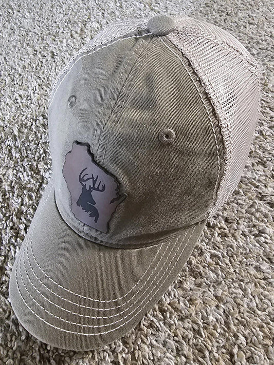 Wisconsin Buck deer DISTRICT mesh snapback trucker hat