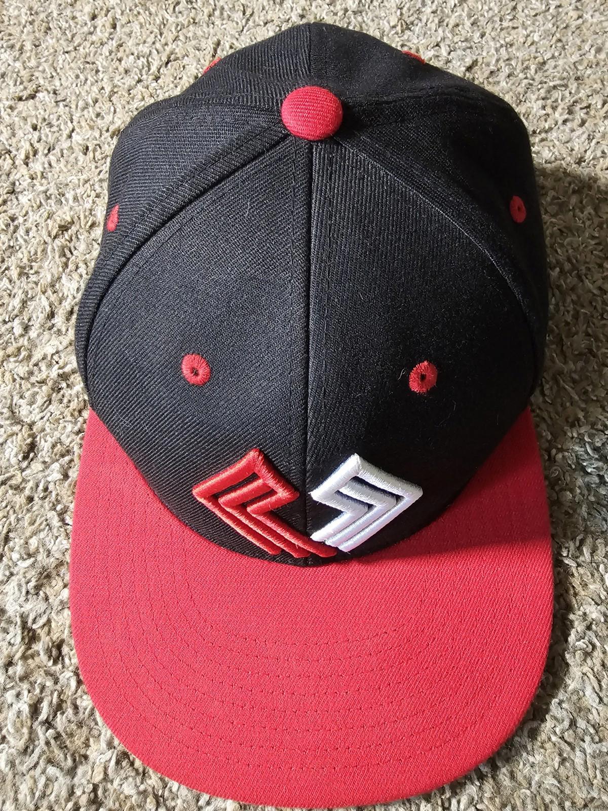 Ultimate Sports Weekend Fitted L Zephyr Baseball Hat