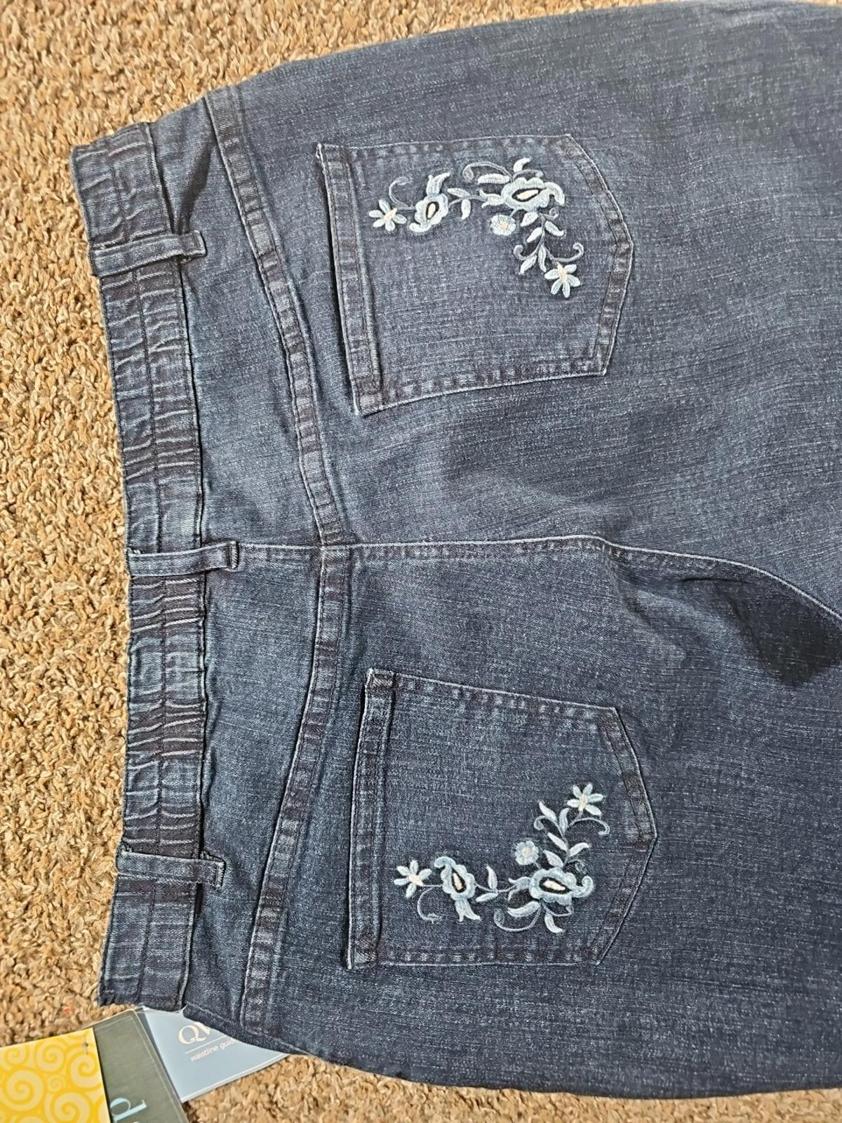 Denim & Company L Flared Blue Jeans Embroidered Flowers NWT