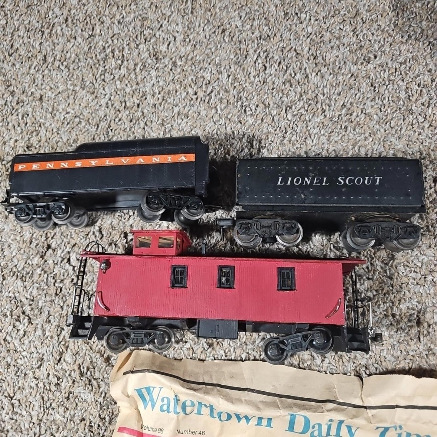 Lionel Train Set Engine 250 & 1110 Various Cars, Materials, & Connections