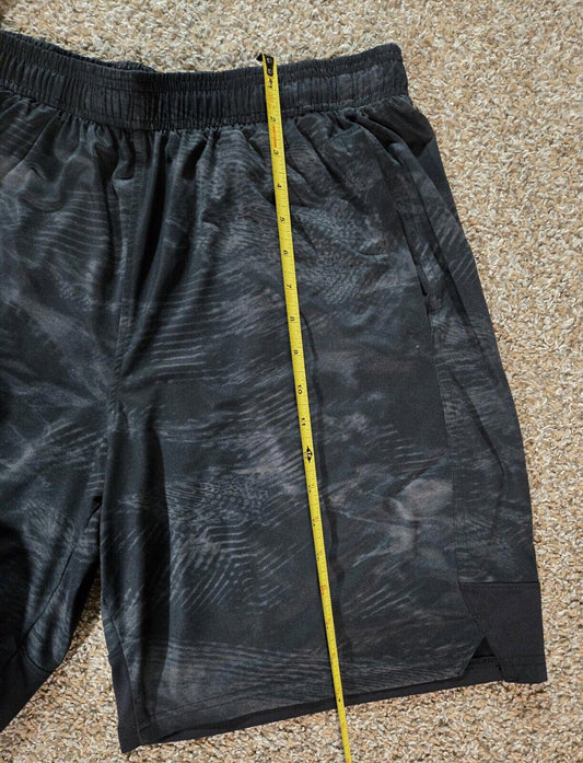 Black Gray Under Armour  Heatgear Loose Basketball Shorts L