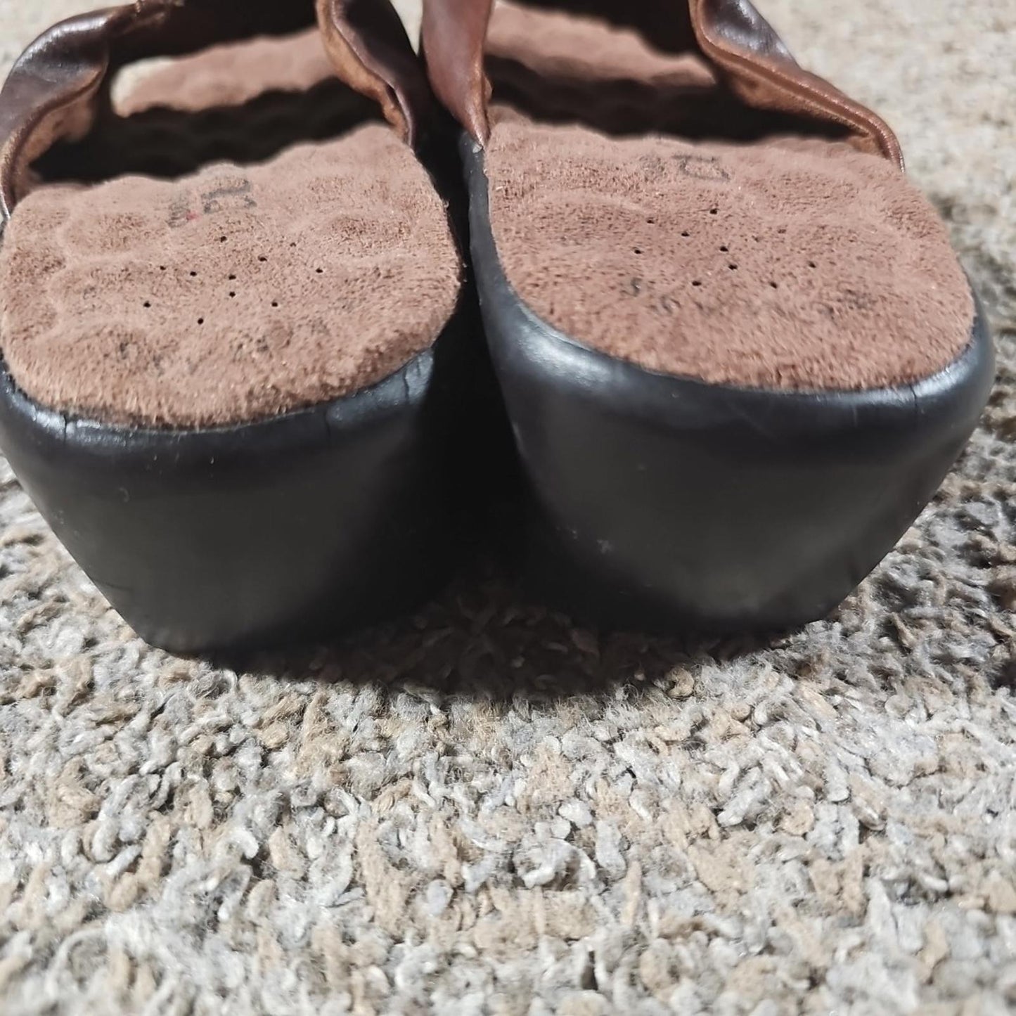 Cobbie Cuddlers 8½ Ultra Massage Slip On Sandals