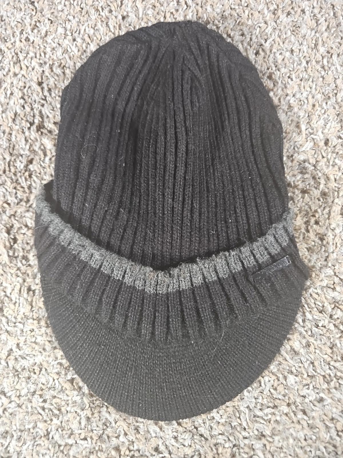 Calvin Klein Knit Black Brimmed Beanie Newsboy Hat Soft