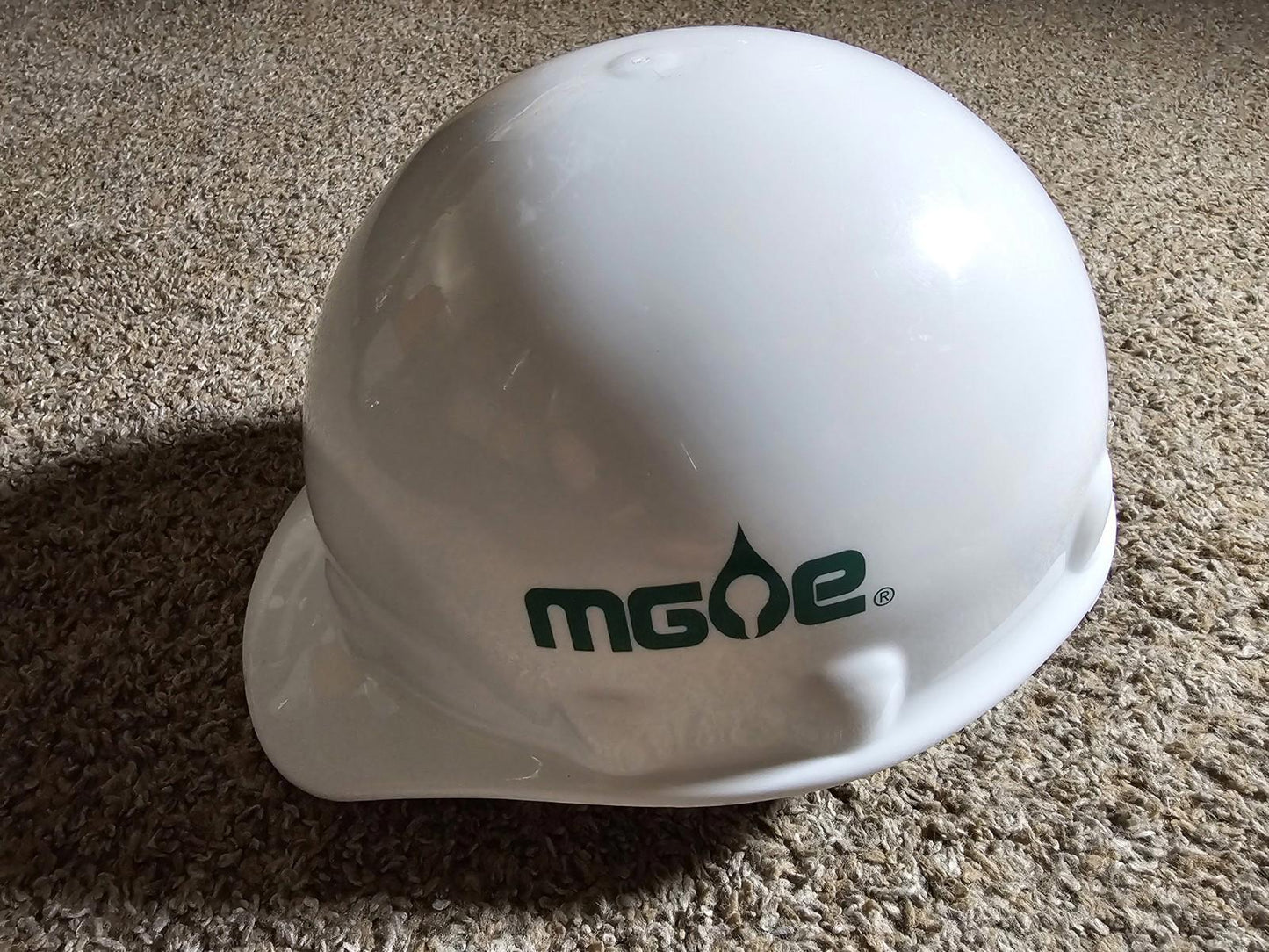 fibre metal by Honeywell MG&E utility hard hat helmet