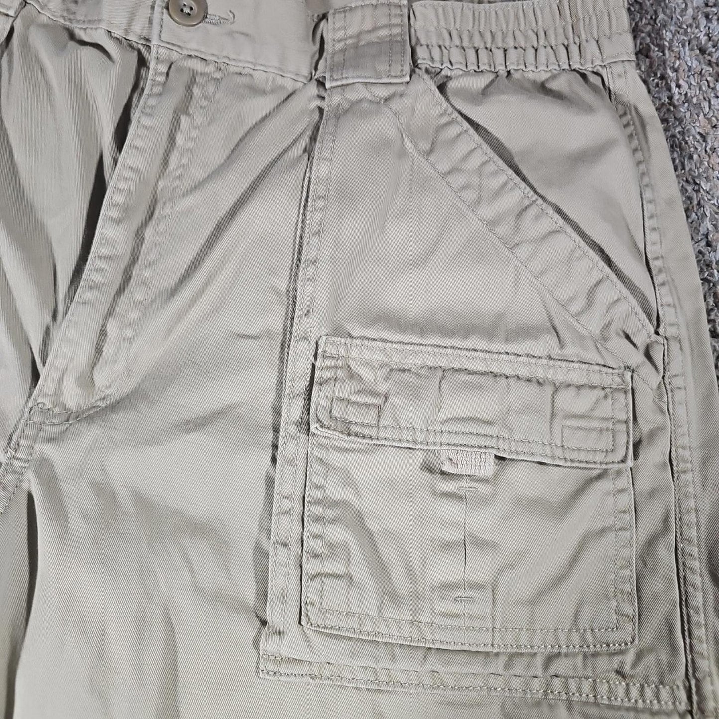 St. John's Bay Mens Beige Cargo Shorts Sz 40 Casual Utility