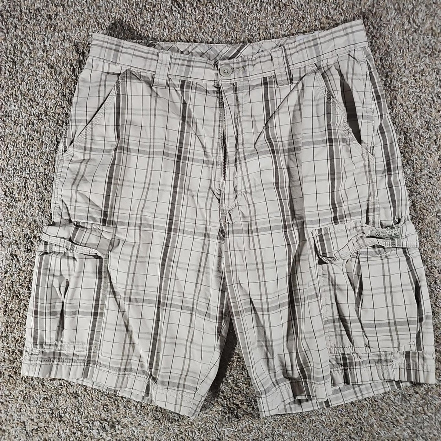 Wrangler Authentic Issue HERO Sz 32 Cargo Shorts
