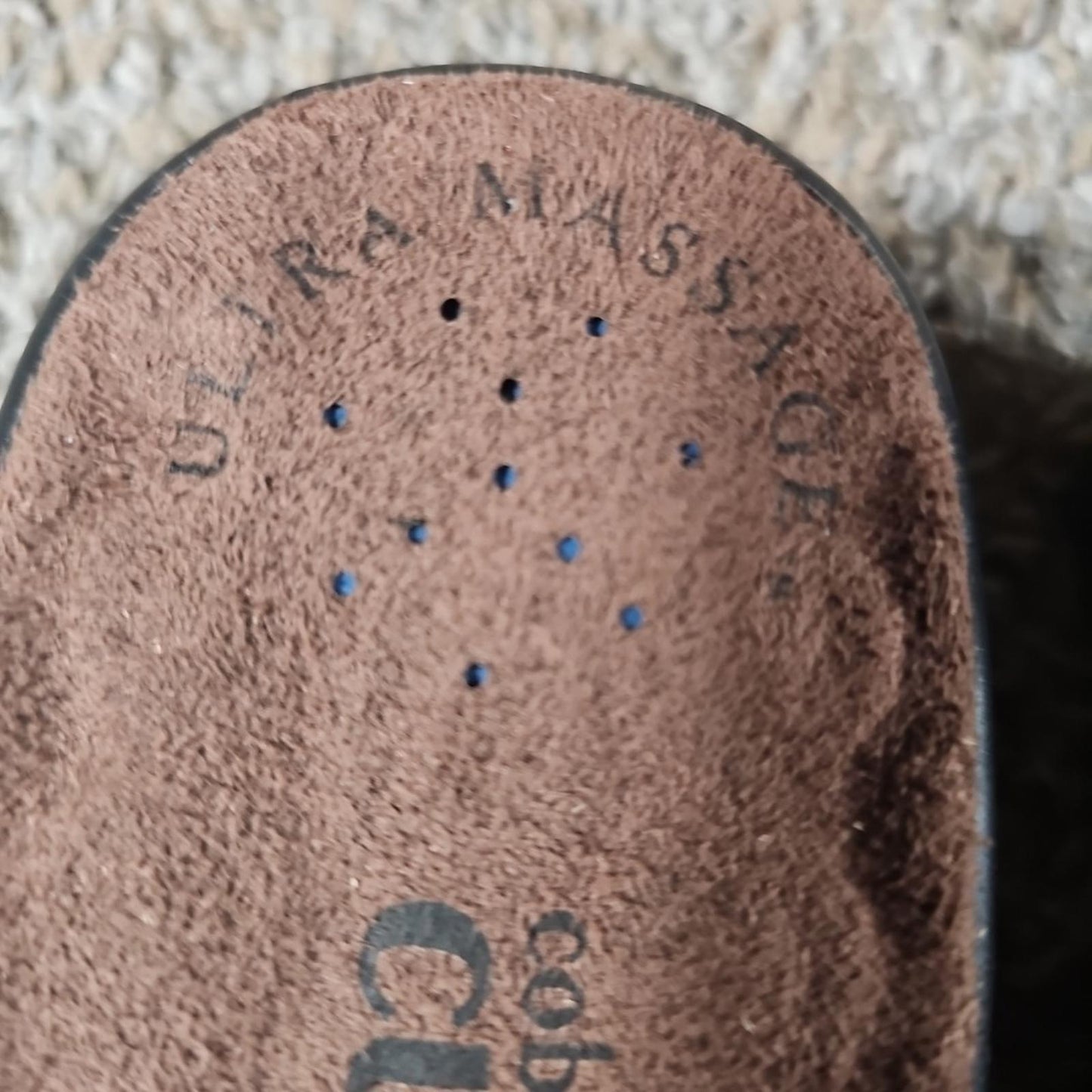 Cobbie Cuddlers 8½ Ultra Massage Slip On Sandals