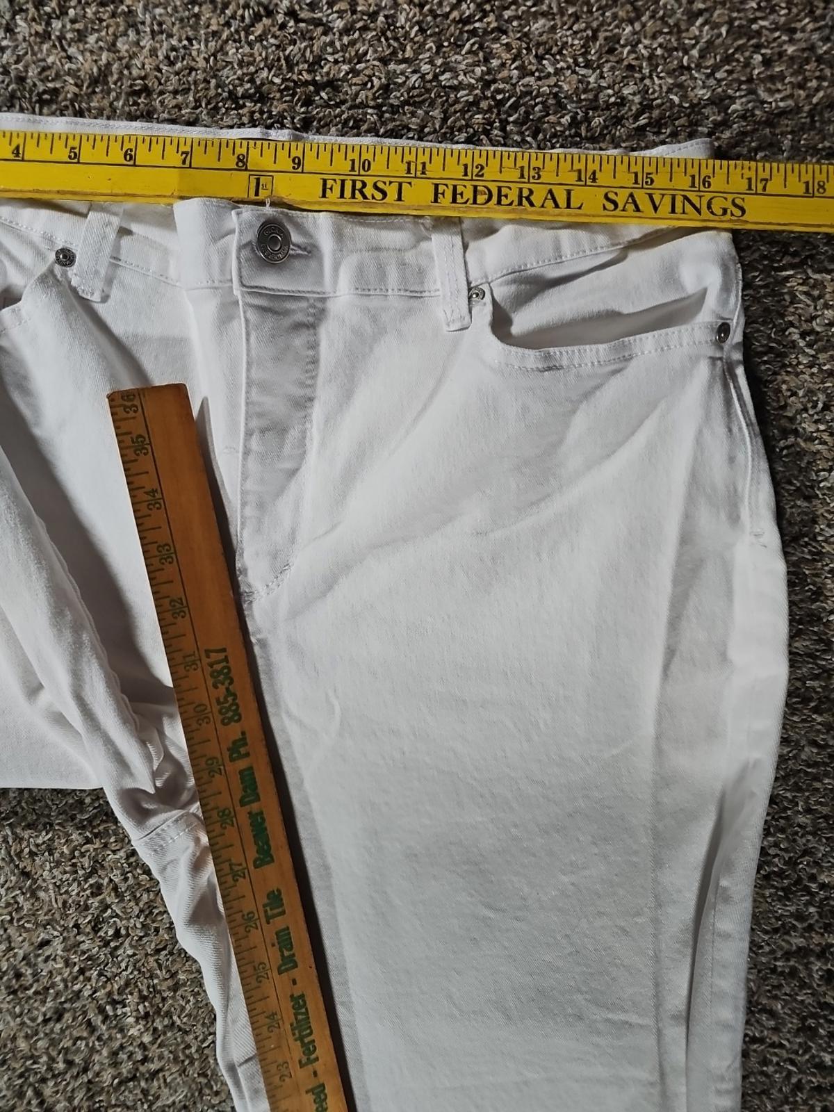 Gloria Vanderbilt Amanda Sz 14 White Jeans