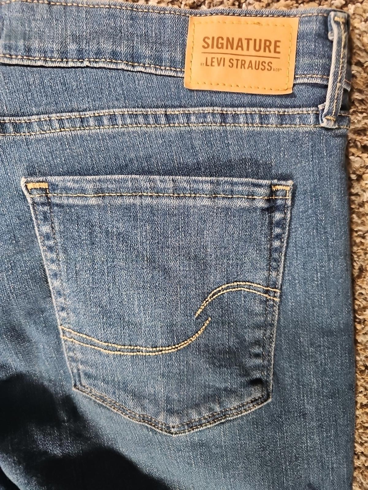 Signature Levi Strauss Mid Rise Skinny 16M 33x30 Jeans