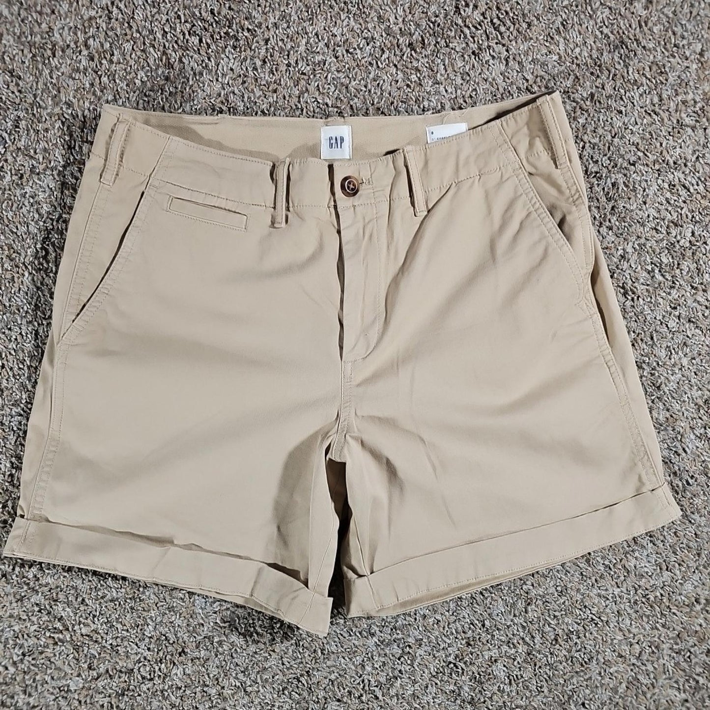 GAP sz 8 5" Cuffed Khaki Shorts