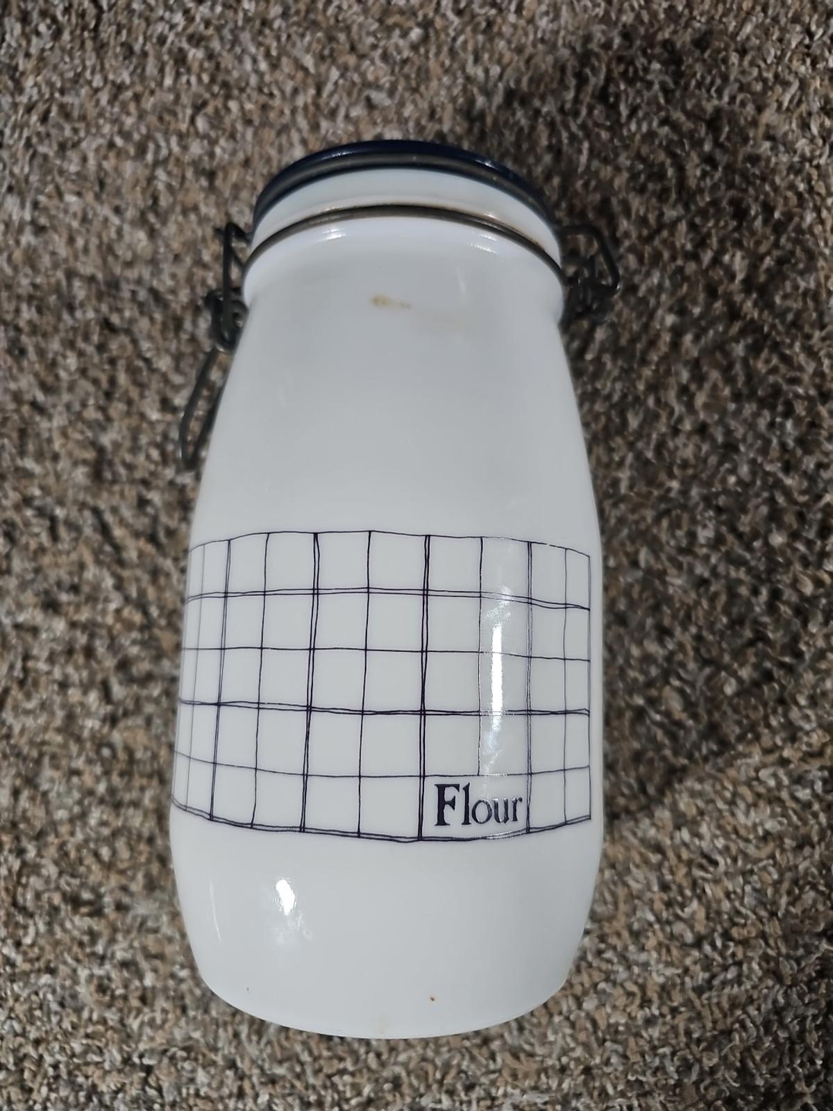 Vtg Wheaton Glassware Flour Canister W/ Wire Clasp Closure