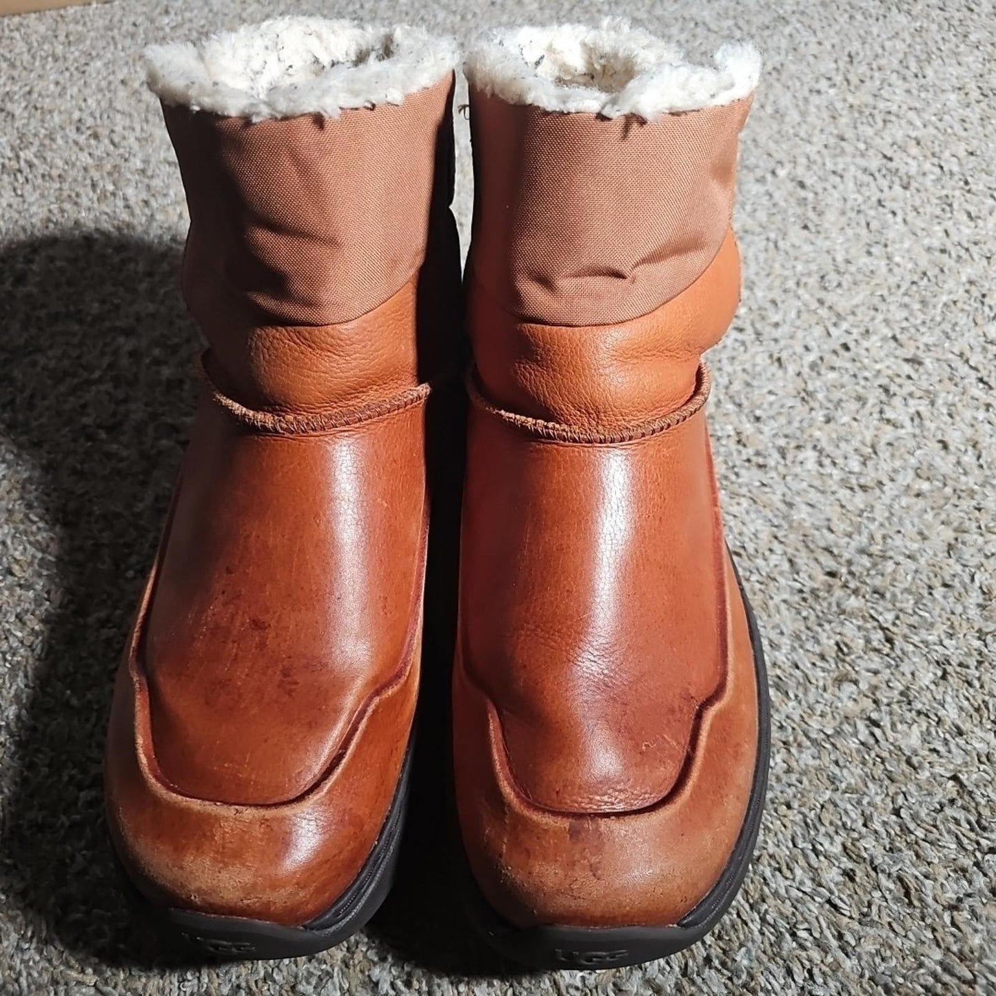 ugg 1130811 cordura leather boot sz US11 UK9