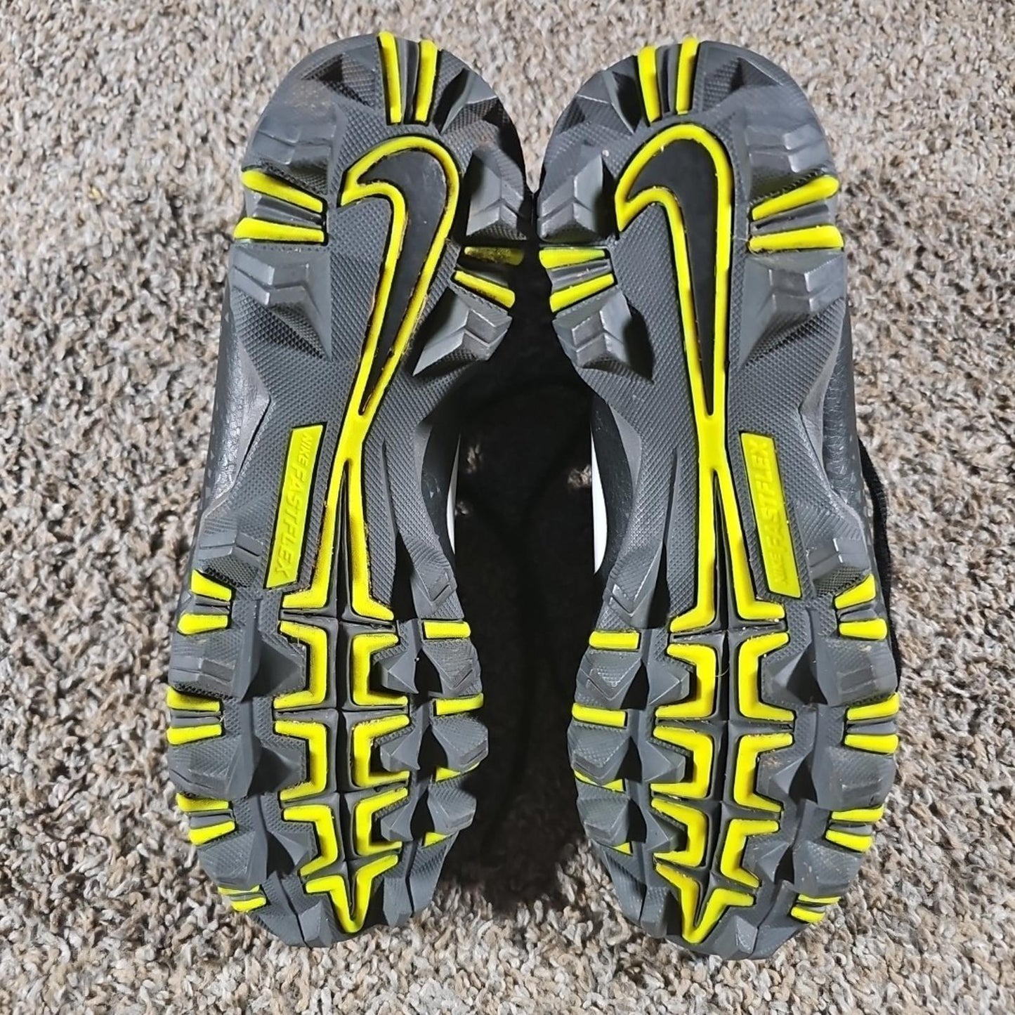 Nike Fastflex Cleats 6Y Black Gray used 880133-002