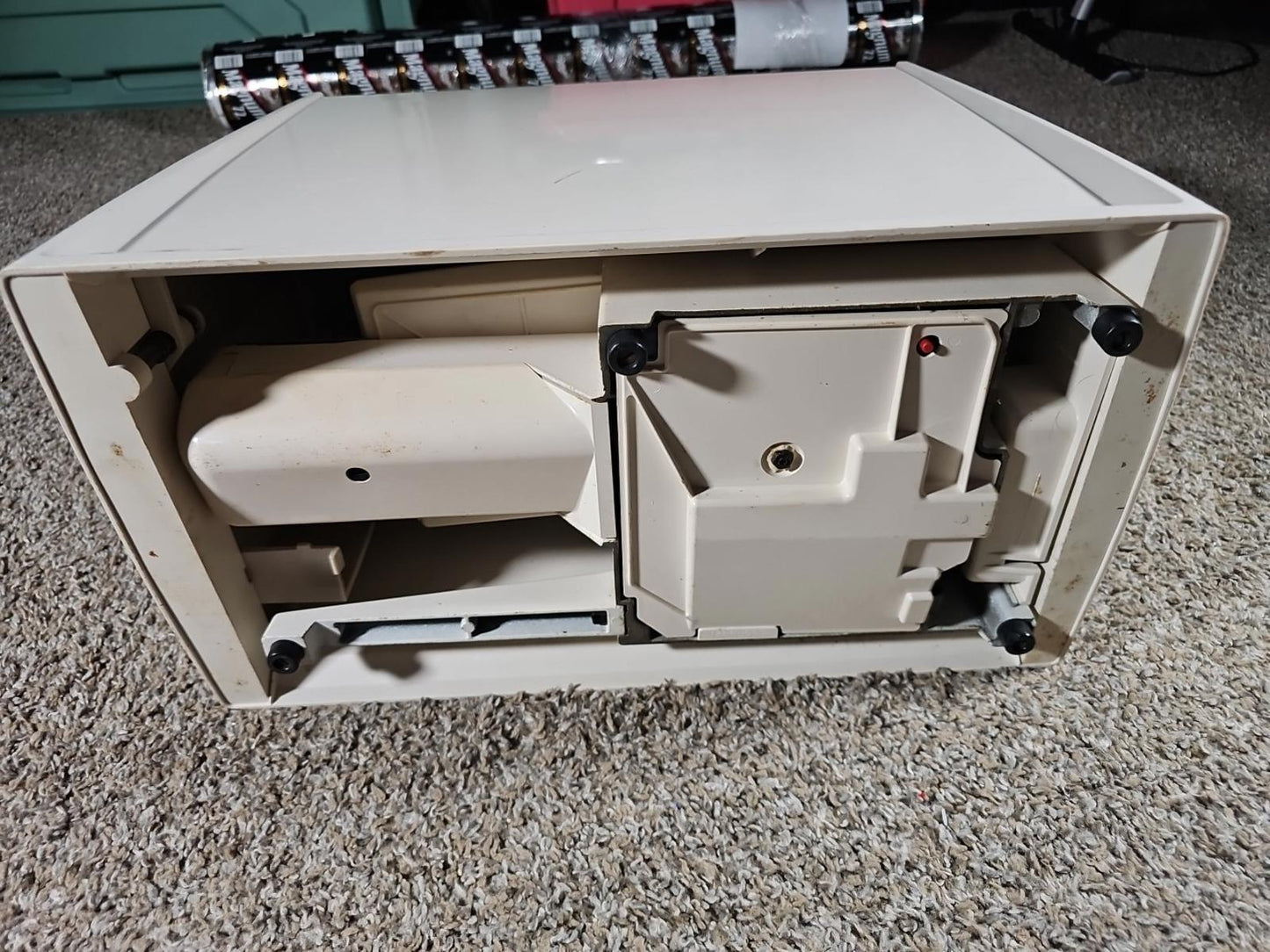 1976 SINGER 560 Electronic Diana Sewing Machine with pedal and case