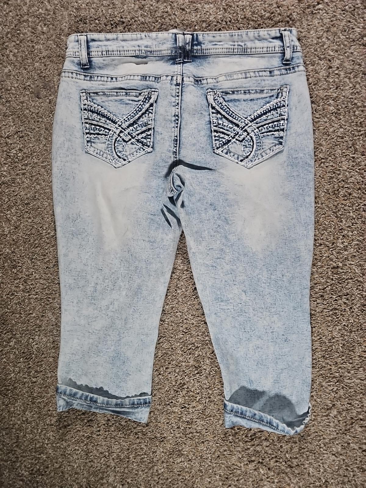 NOBO No Boundaries Cuffed Capris 13