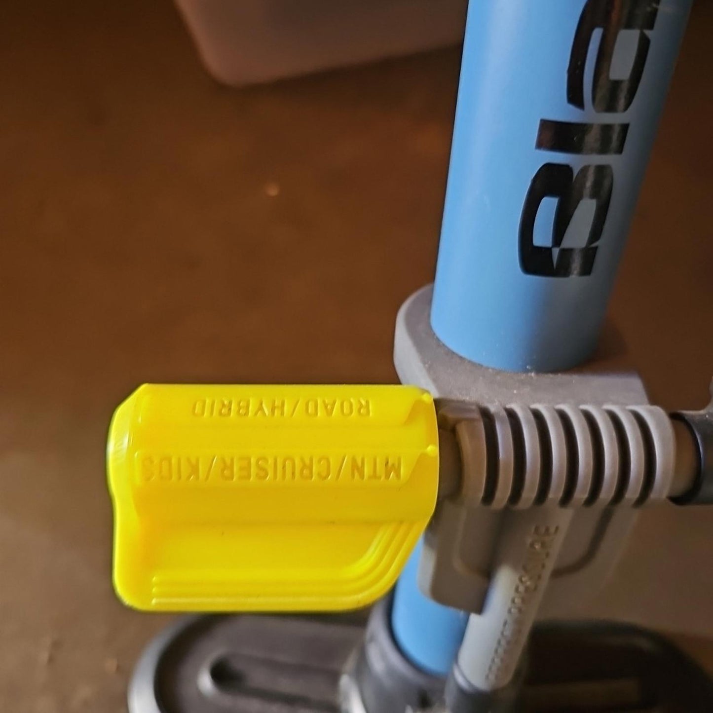 Blackburn Air Tower 2 Perfect Pressure Bike Floor Pump Blue