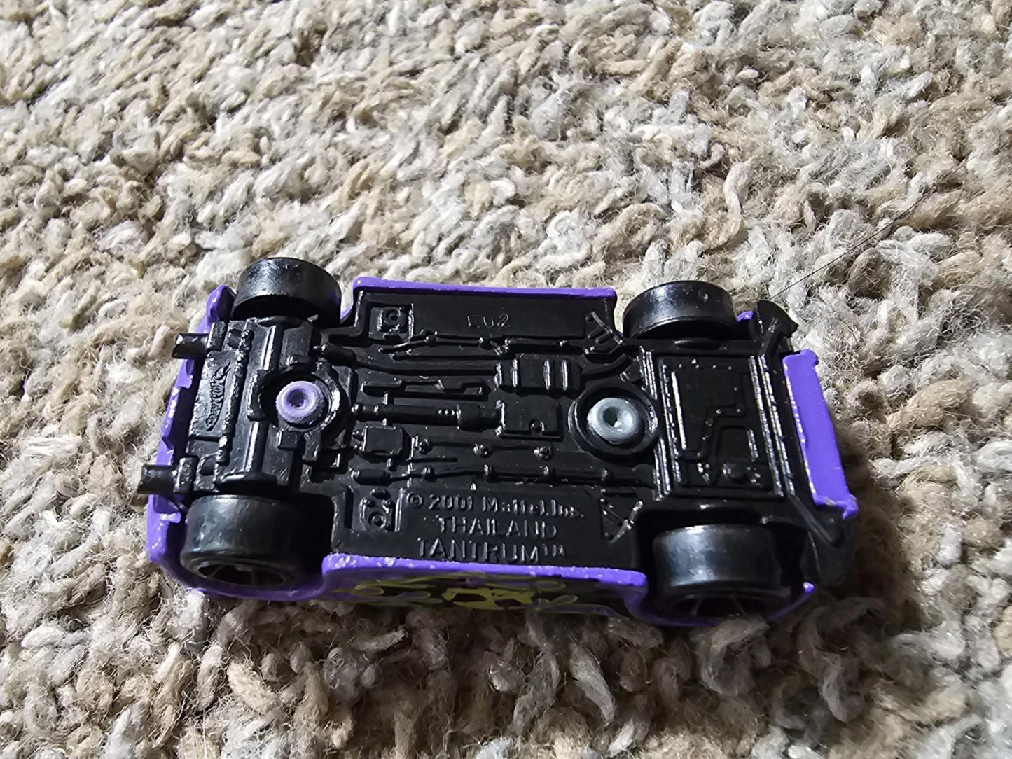 2001 Hot Wheels Tantrum Purple Green Skull