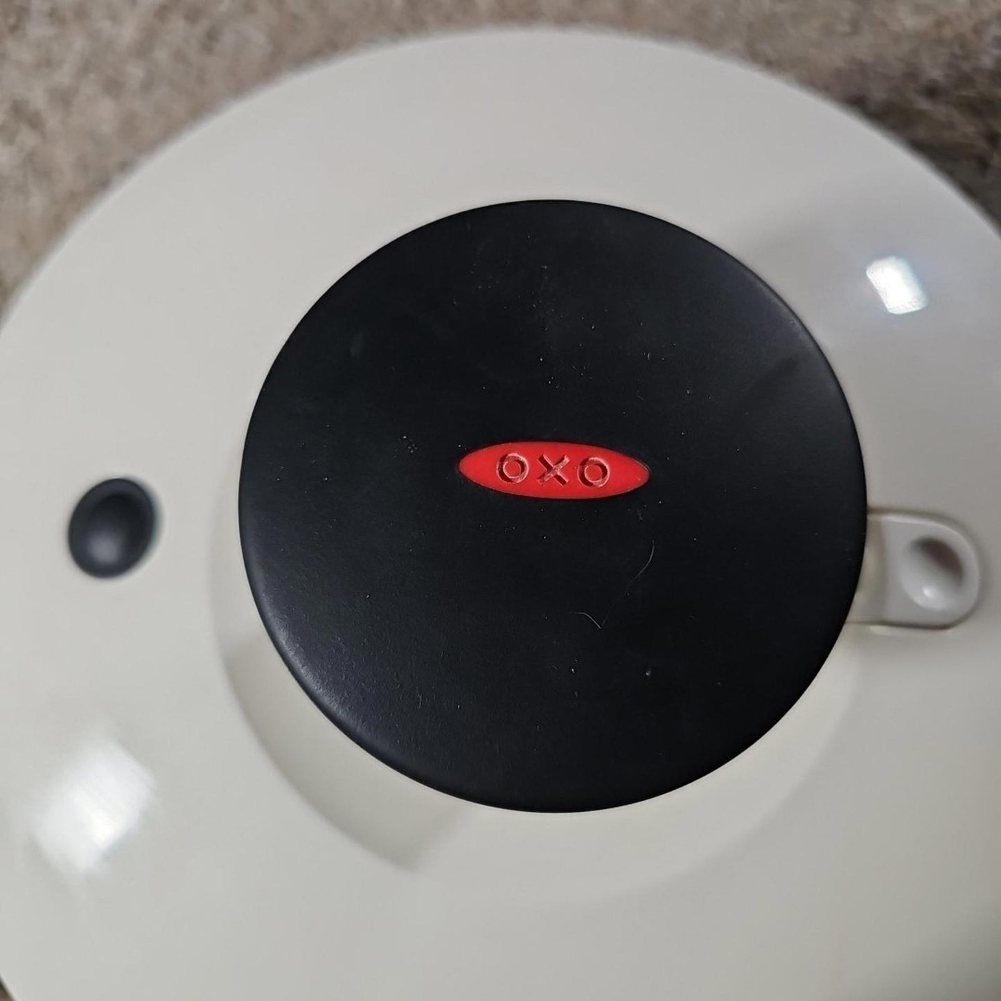OXO Plastic Salad Spinner Easy One-Hand Use Dishwasher Safe