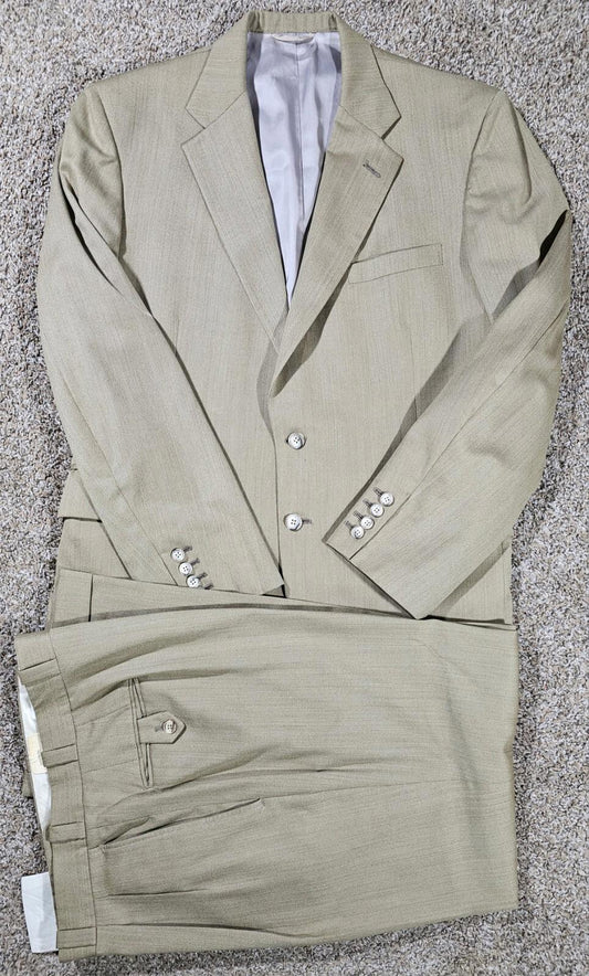 Hand Tailored Tom James Innocenti Oro tan suit APPROX C44W35