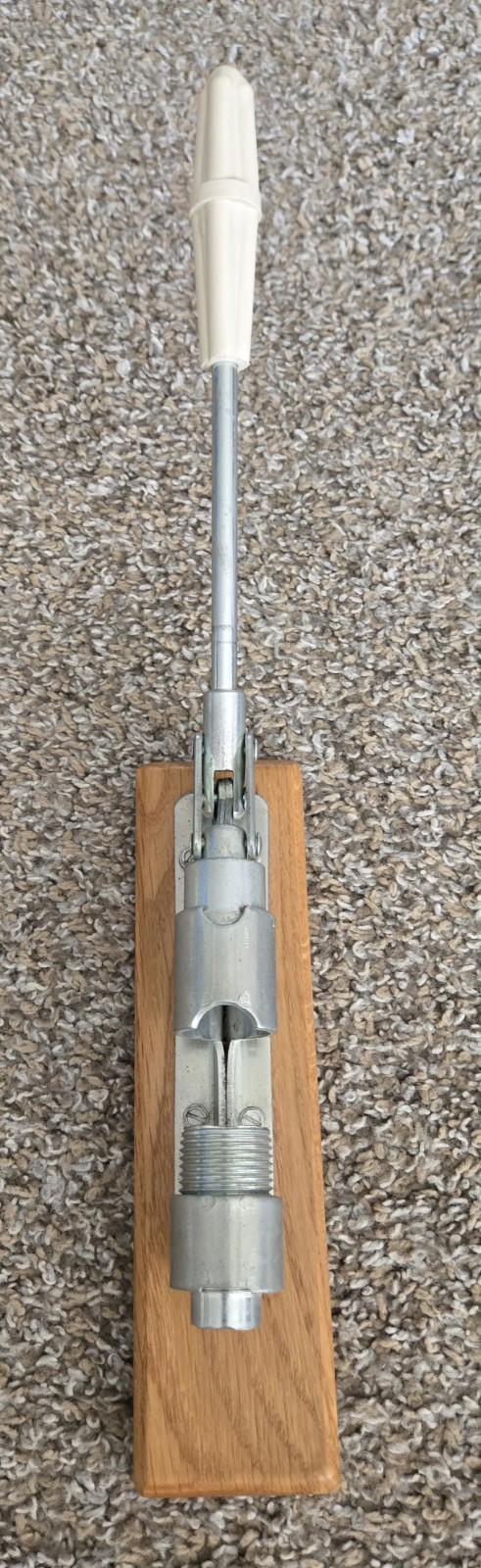 Reed's Rocket Nut Cracker, Made in USA Model 800, Reed Machine Co. VINTAGE