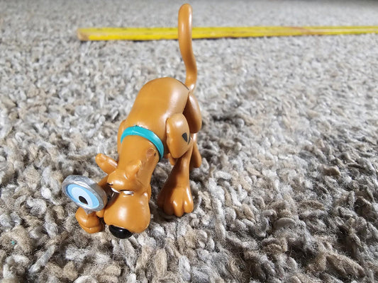 Scooby-Doo with Magnifying Glass Children's Toy 2.5" Long PVC Figure Charter Ltd