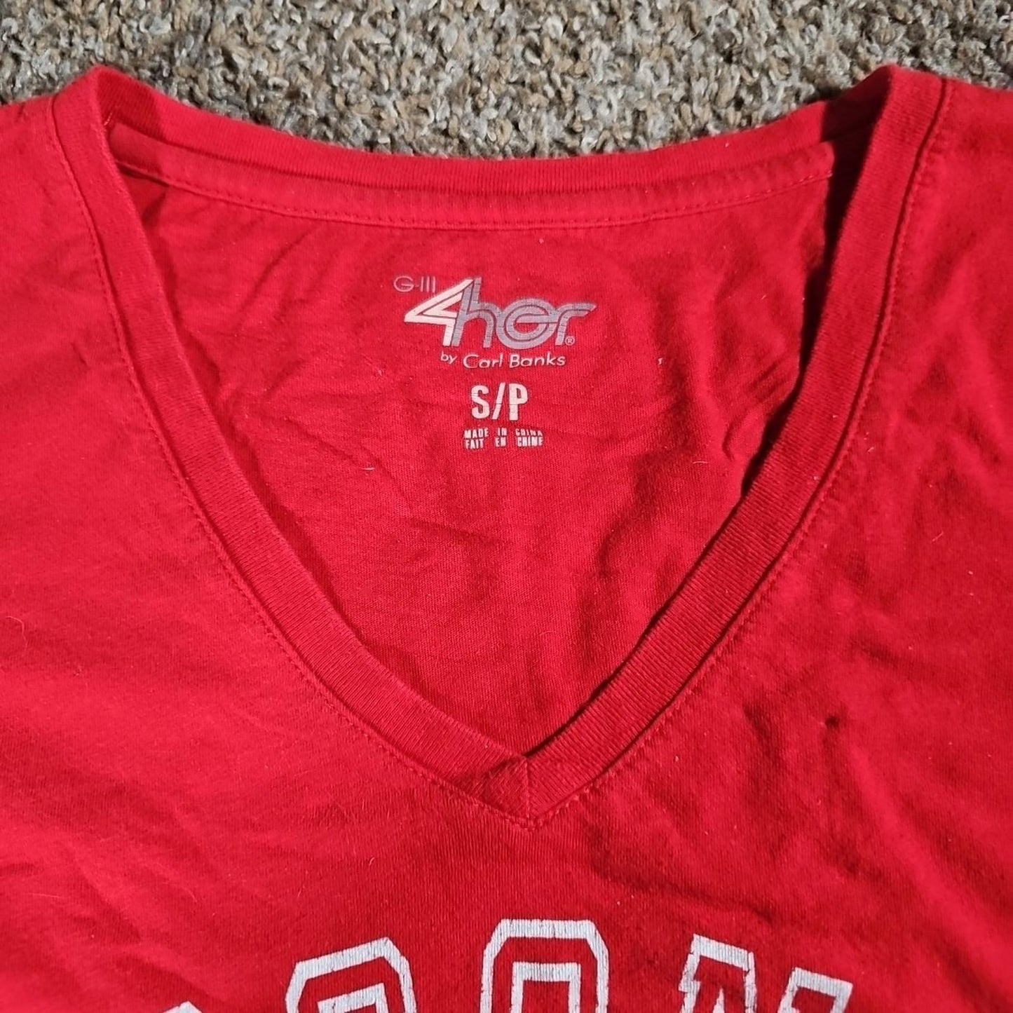 GIII 4her By Carl Banks Small Vneck