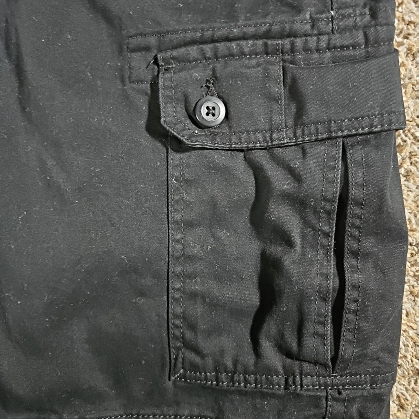 St Johns Bay Sz 40 Black Cargo Shorts
