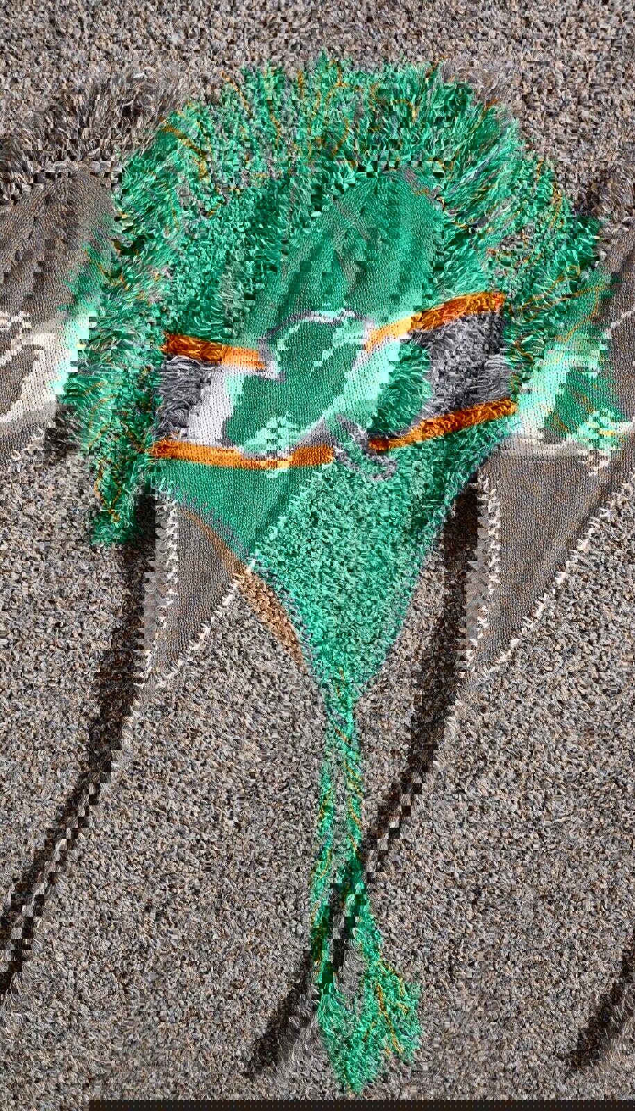 ss-mohkn irish Clover tassle Mohawk beanie